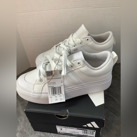 Adidas Bravada 2.0 Platform Sneakers NWT Size 7 - Picture 1 of 8